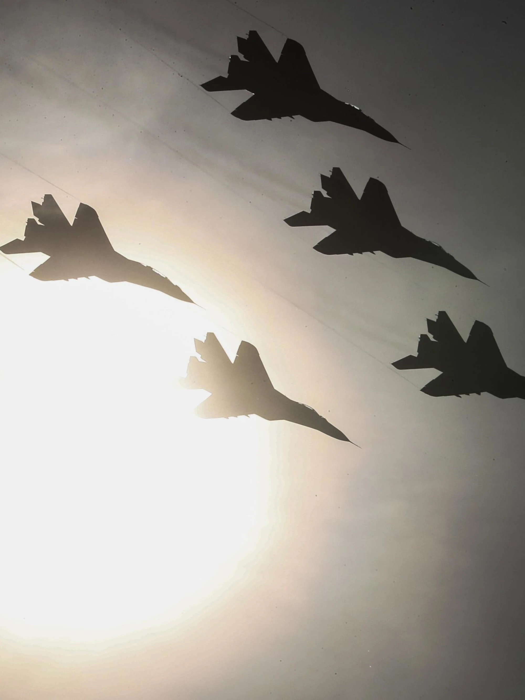 Russia, pioggia di fuoco e droni su Kiev. La Polonia chiude lo spazio aereo