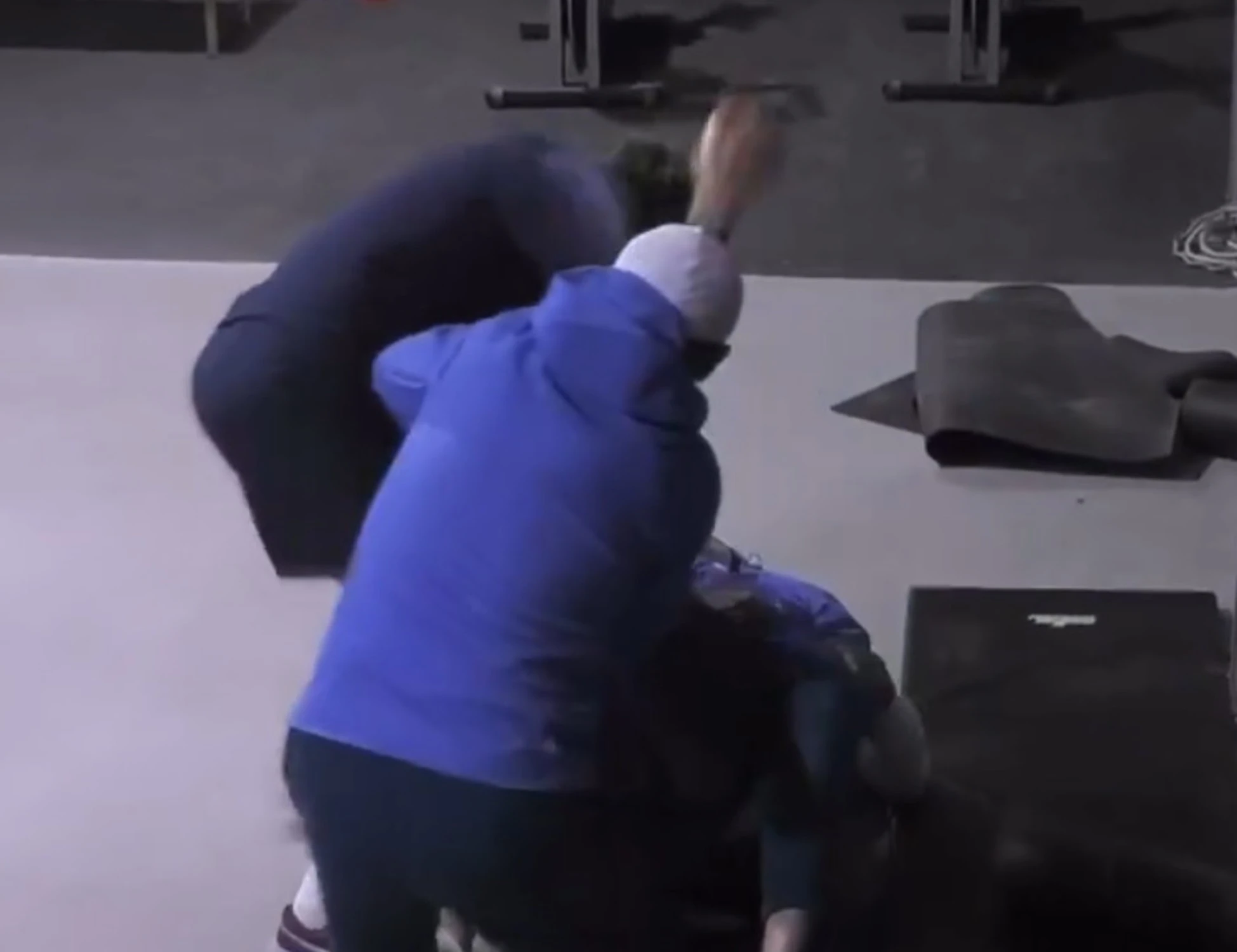 Jannik Sinner lancia le scarpe, caos in spogliatoio: "Una brutta fine"