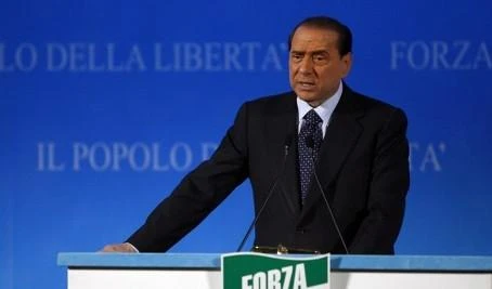 Forza Italia, Berlusconi: "I falchi sono vecchi, ci vuole gente nuova"
