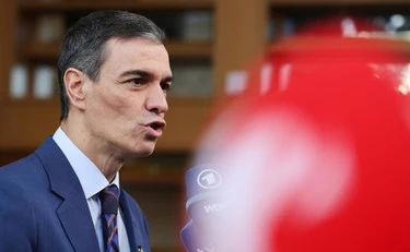Pedro Sanchez, spese militari alle stelle: il Pd ora che dice?