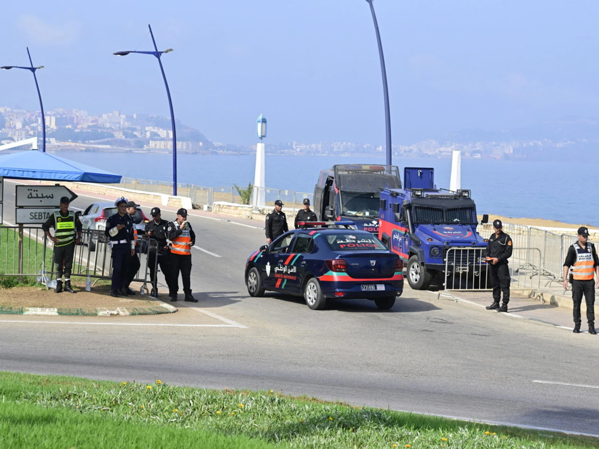 Ceuta, i migranti tentano una nuova invasione: interviene il Marocco