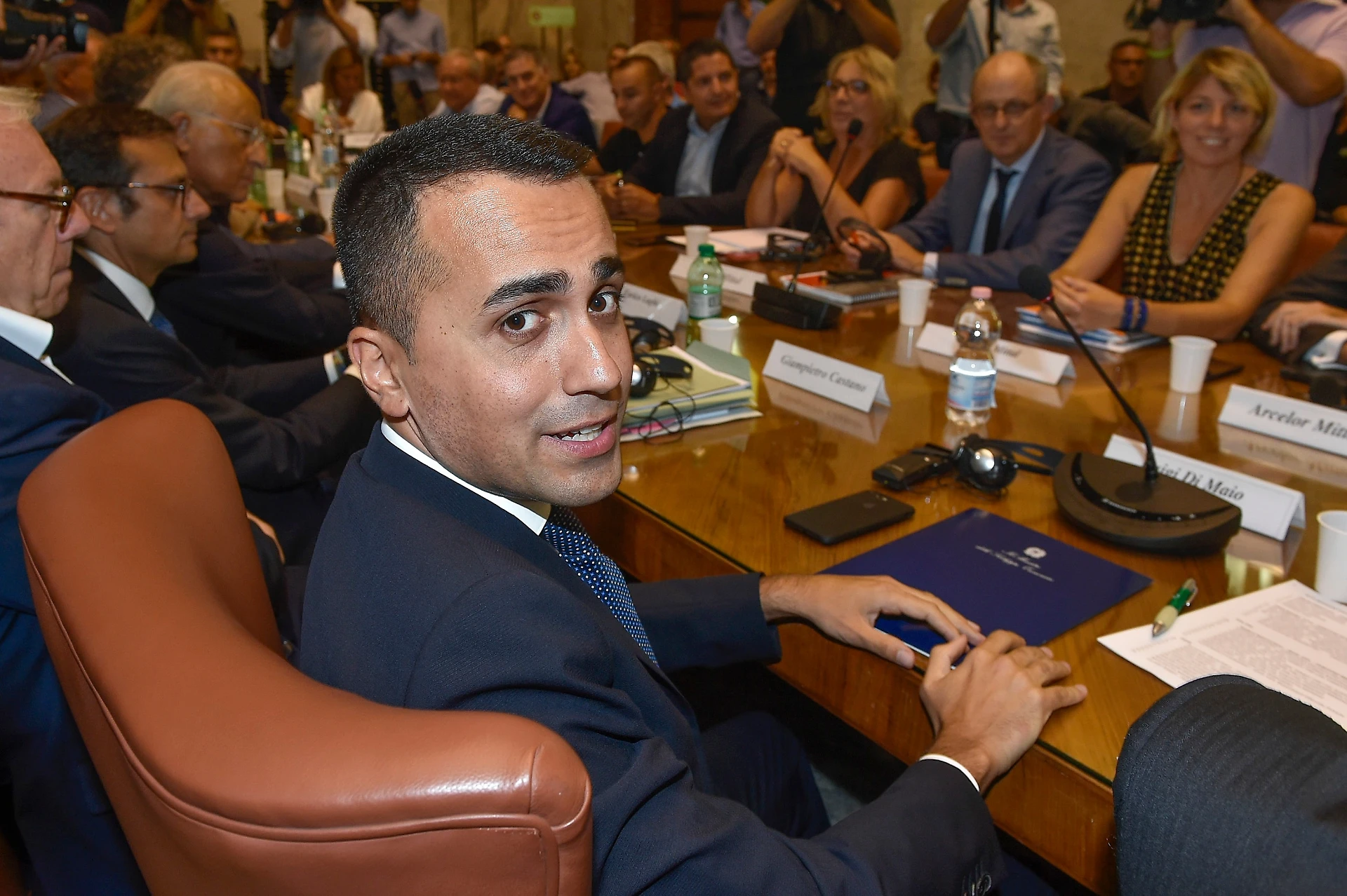Luigi Di Maio, colpo mortale a Giovanni Tria: lo scippo a Palazzo Chigi, su cosa mette le mani il M5s