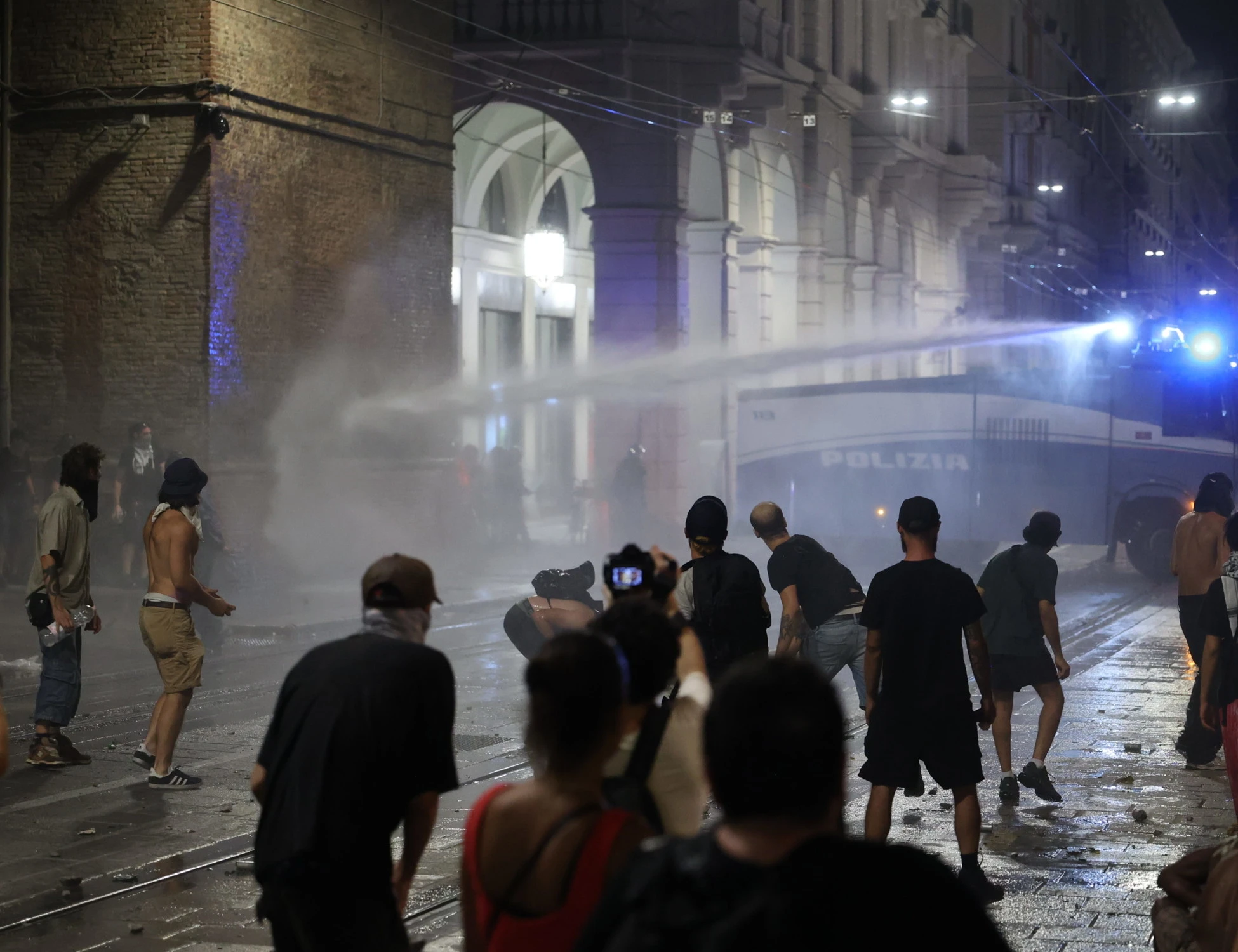 Fakir, Bologna devastata: gli indagati sono solo 12