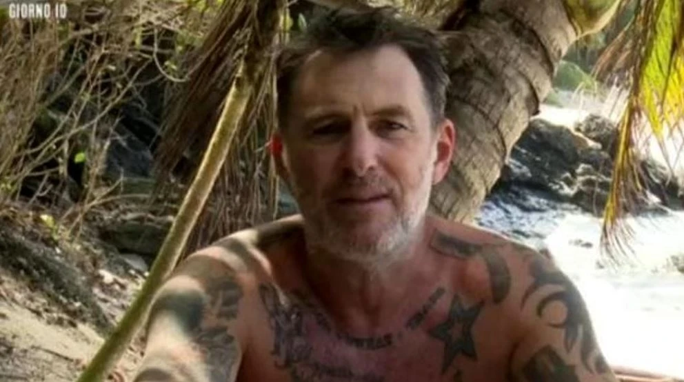 Isola dei famosi, Daniele Bossari beffato: brutto colpo, chi gli preferisce Mediaset come inviato