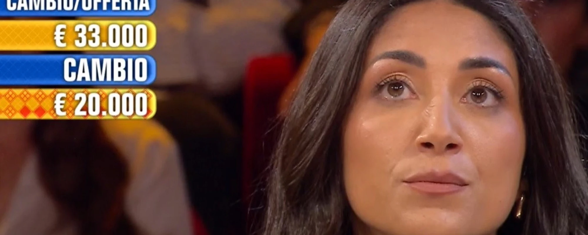 Smorfia sbagliata? Sara infilzata: "Facci da..."