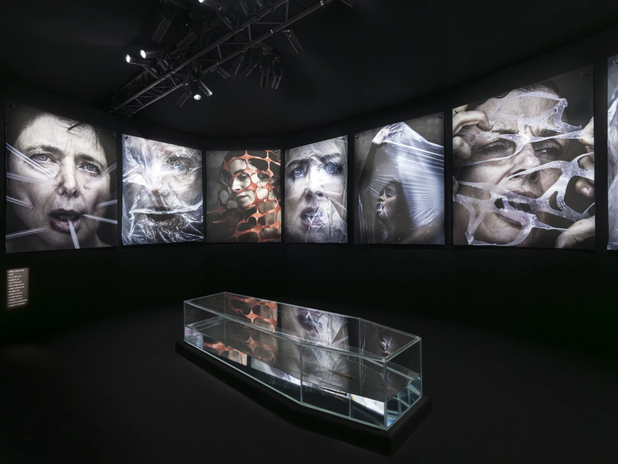 Arte, oceani e intenti: "Breathtaking" di Fabrizio Ferri è la prima installazione a Casa Sanlorenzo a Venezia