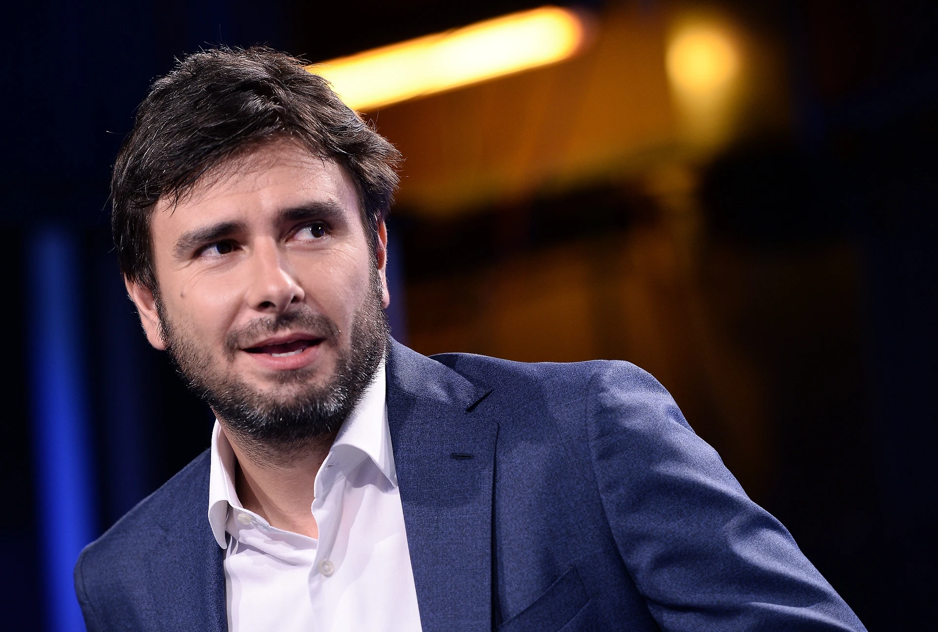 Alessandro Di Battista, voce nel M5s: fregato ancora, è l'unico che vuole andare al voto