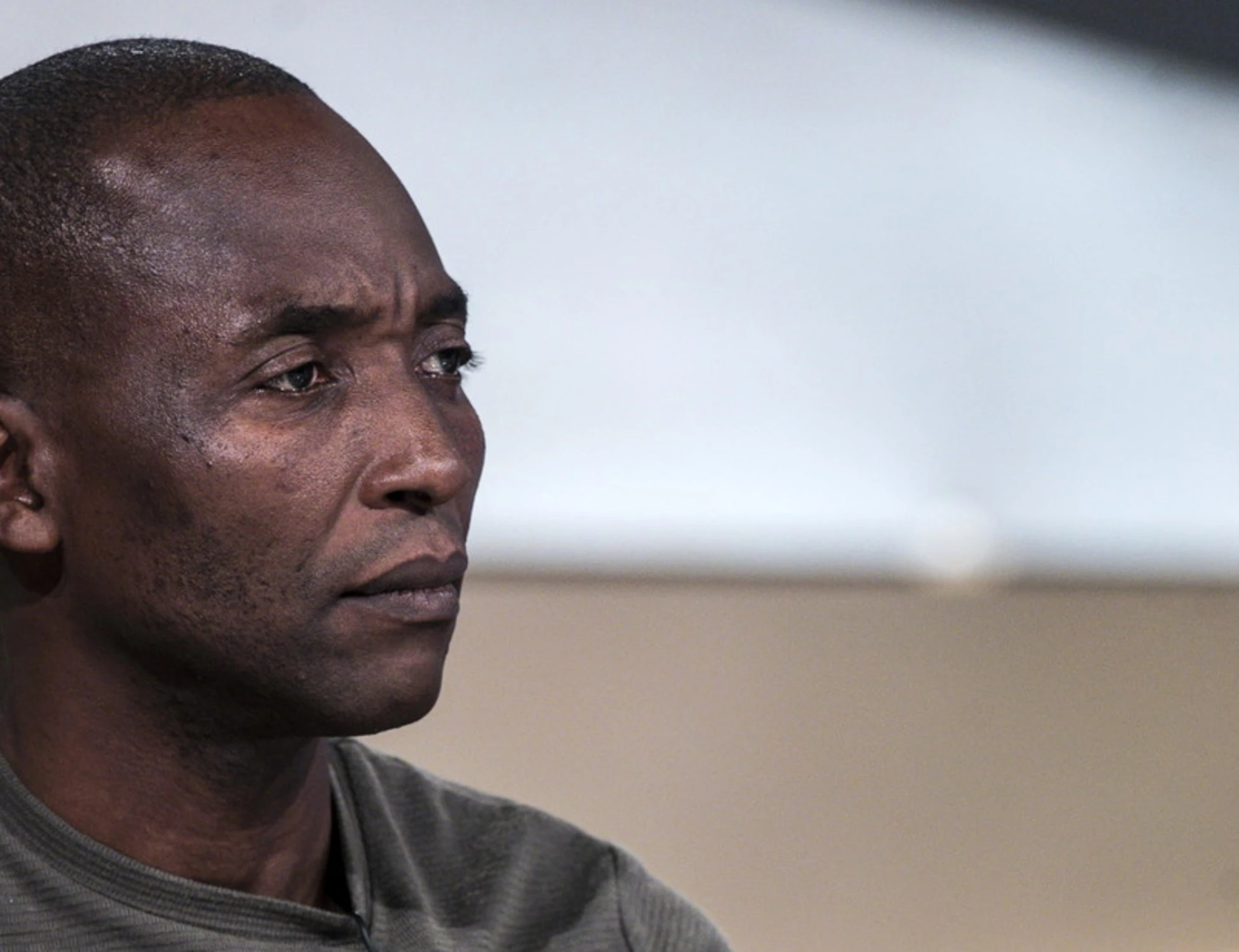 Migranti, Soumahoro sta con Meloni: "La sinistra? Lasciamo stare"