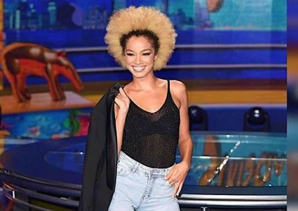 Striscia la notizia, Mikaela Neaze Silva come non l'avete mai vista in tv: lo scatto della velina in intimo