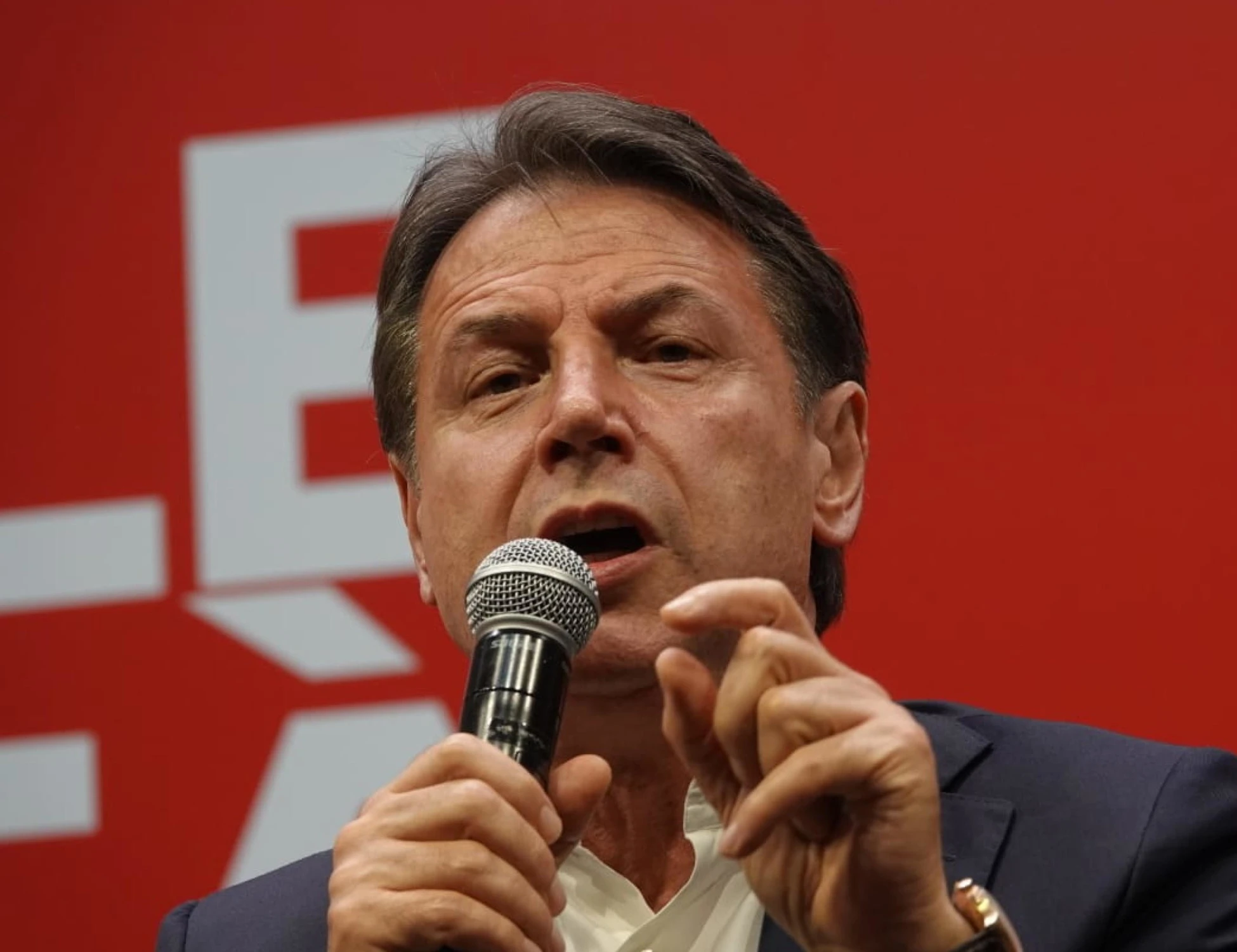 Il programma dei 5 Stelle: spinelli liberi e adozioni gay