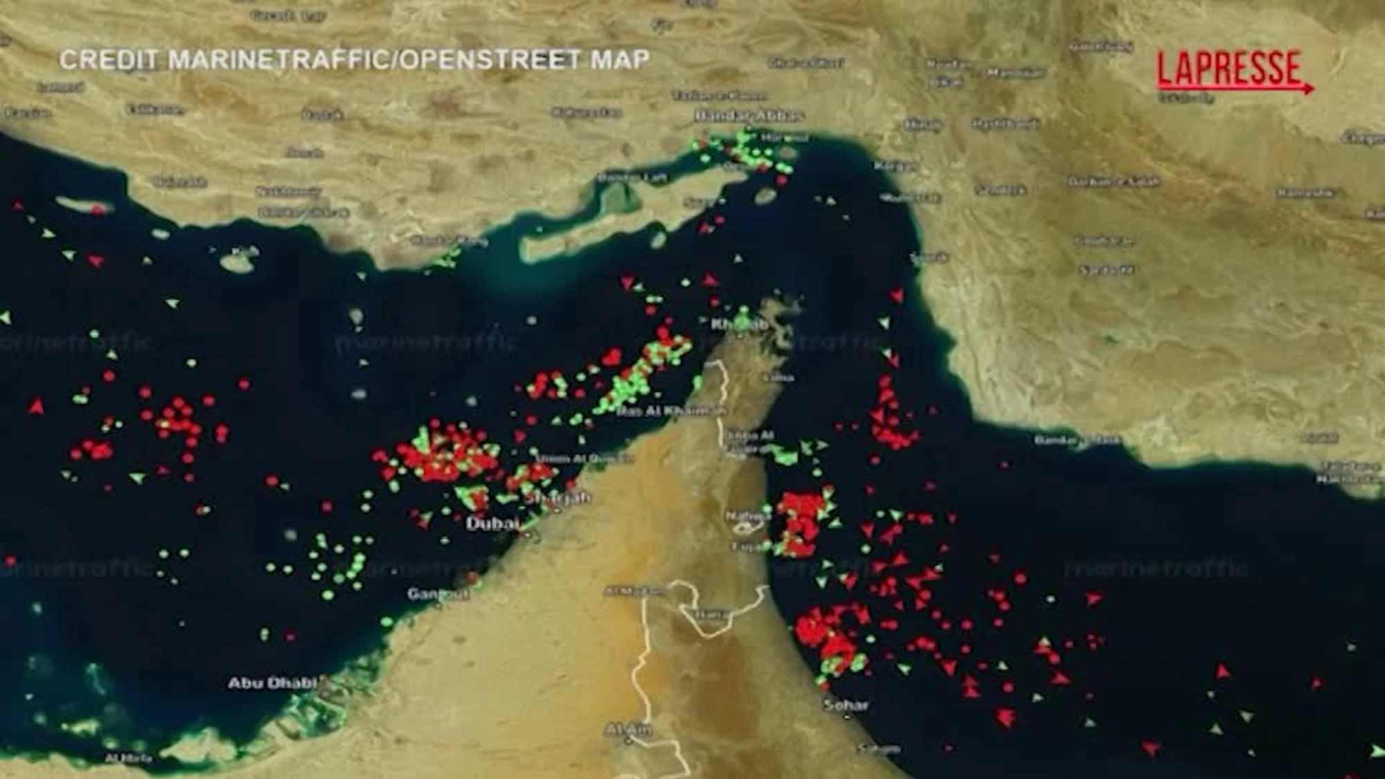 Stretto di Hormuz, il passaggio delle navi: il video timelapse