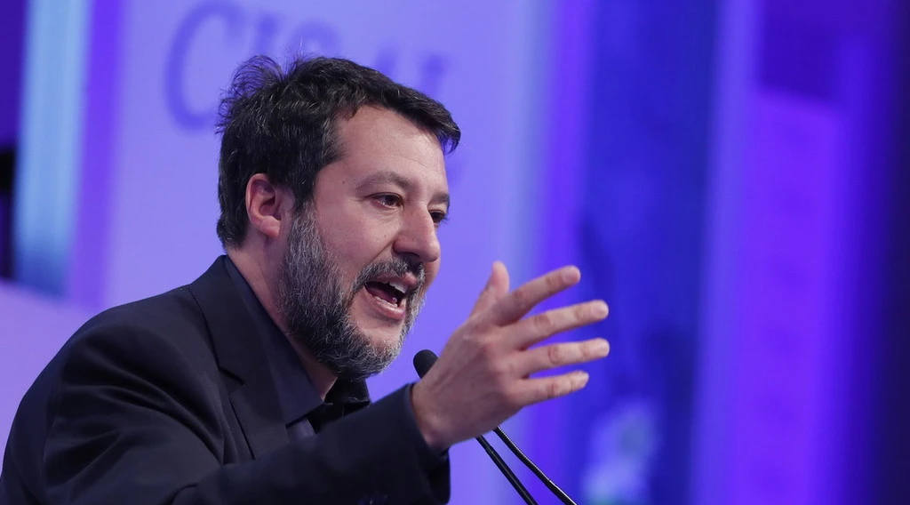 Fabio Fazio, Salvini infilza la sinistra: "Una libera scelta, spero guadagni tanto" 