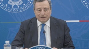 Mario Draghi, "sono pronto a tutto": la frase rubata conferma la crisi di governo, qui crolla tutto