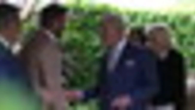 Carlo e Camilla al Chelsea Flower Show tra David Beckham e Judi Dench