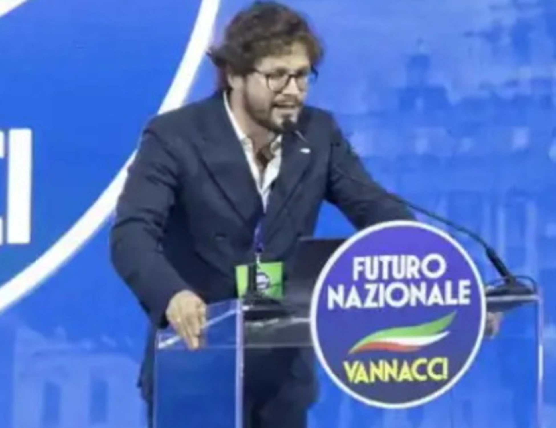 Roberto Vannacci, il "segreto" del generale: chi è il 34enne Lorenzo Gasperini