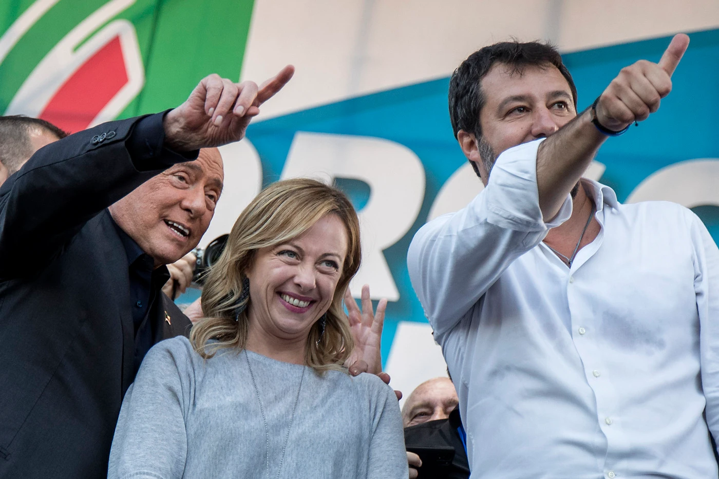 Matteo Salvini, Silvio Berlusconi e Giorgia Meloni, arriva il logo di "Squadra Italia": ecco com'è