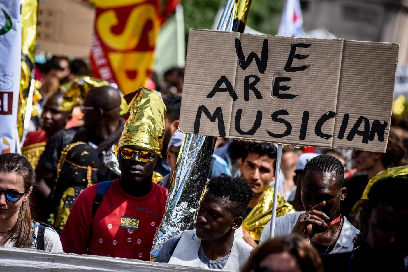 Immigrati, reddito d'inclusione: paga di Stato a 600mila stranieri, un conto salatissimo