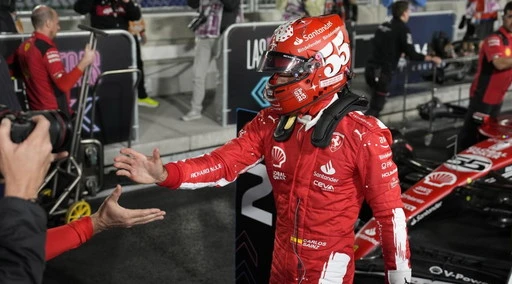 Gp Las Vegas, vince Verstappen. Ma è super-Leclerc: folle sorpasso all&apos;ultimo e secondo posto