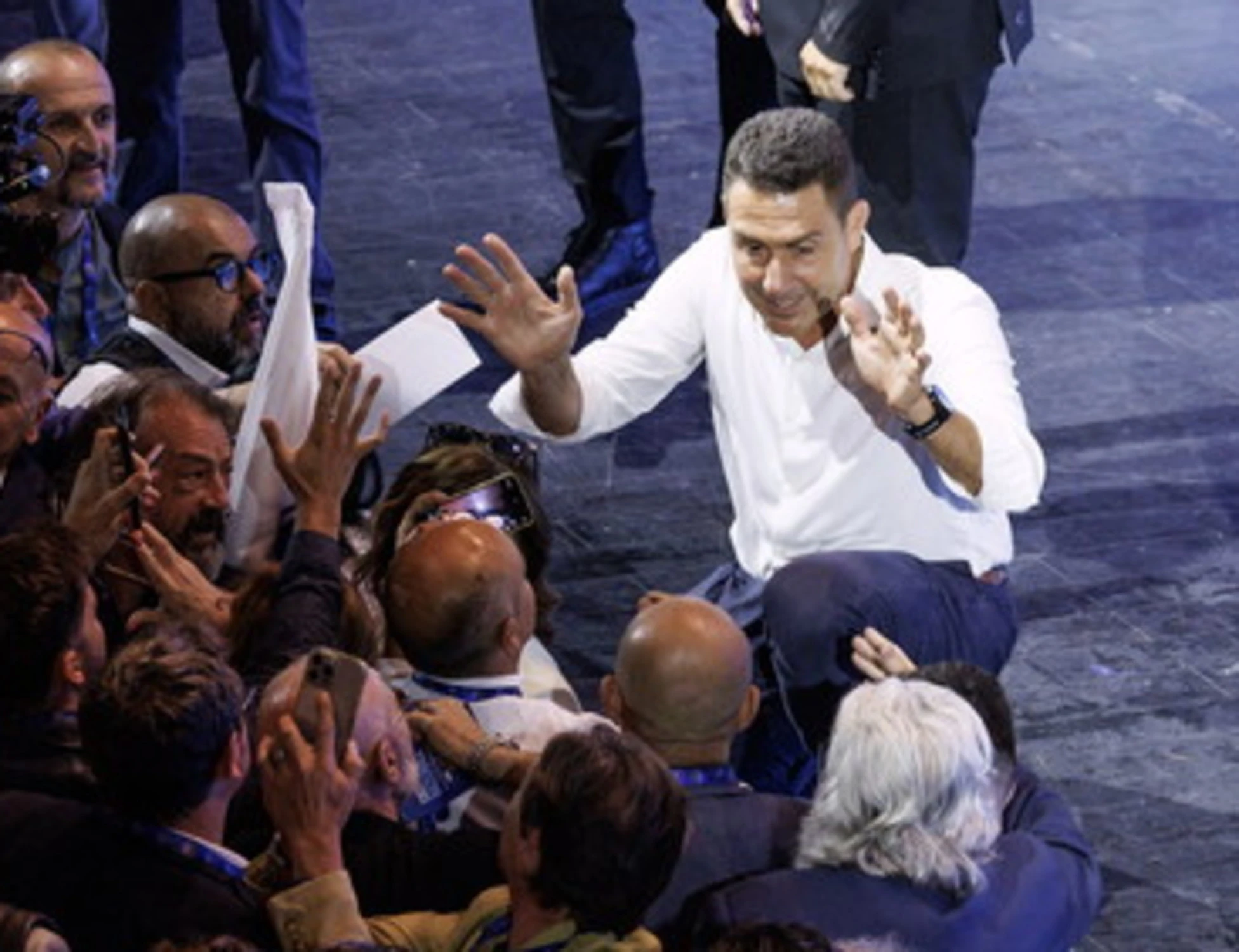 Vannacci secondo voi è un traditore?