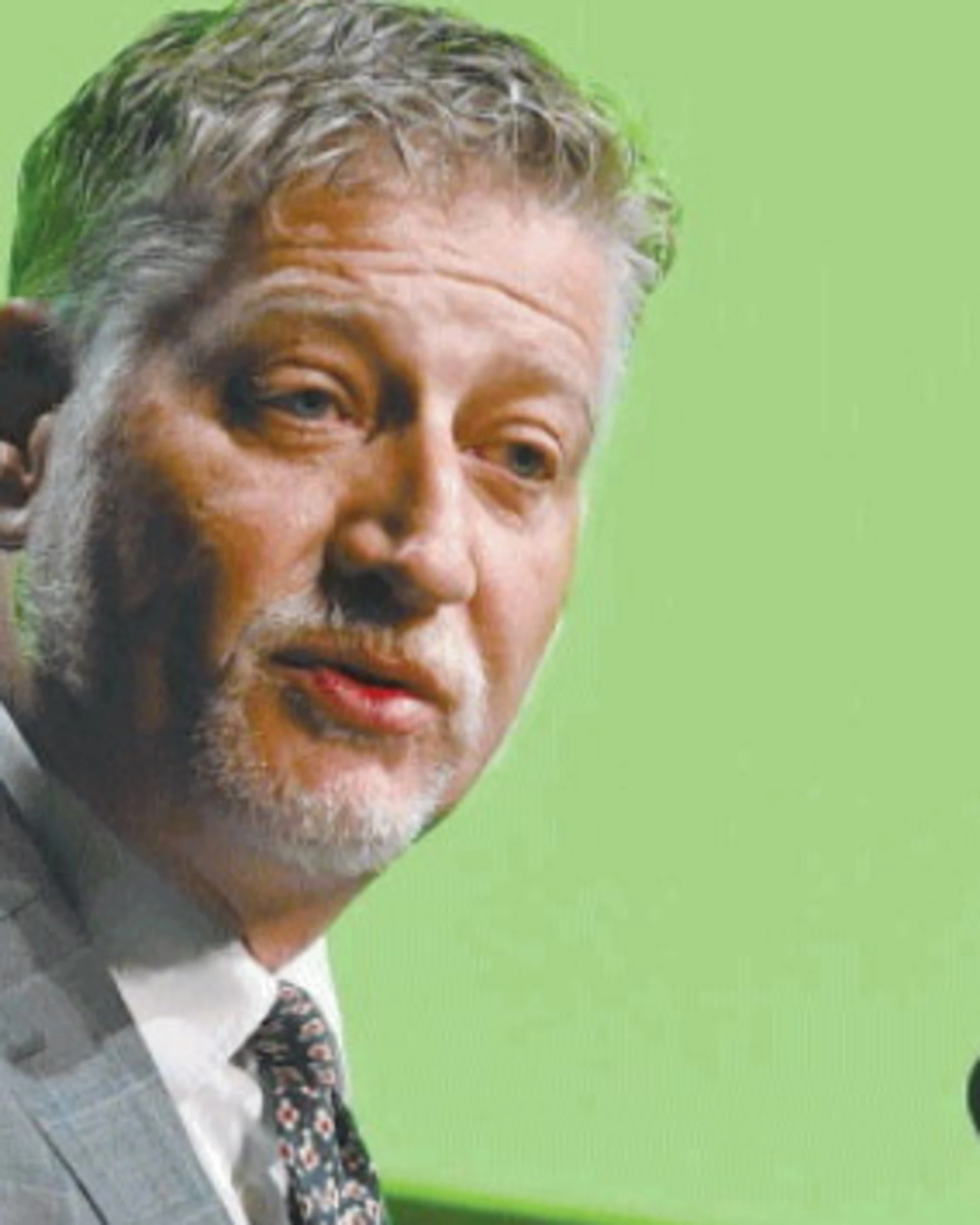 Alessandro Giuli silura il clientelismo? Registi e attori vip lo mettono all'indice