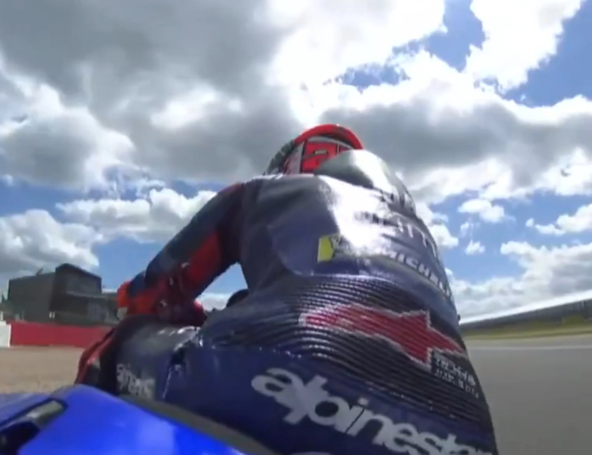 MotoGp, Bezzecchi trionfa a Silverstone. Bagnaia, altro disastro