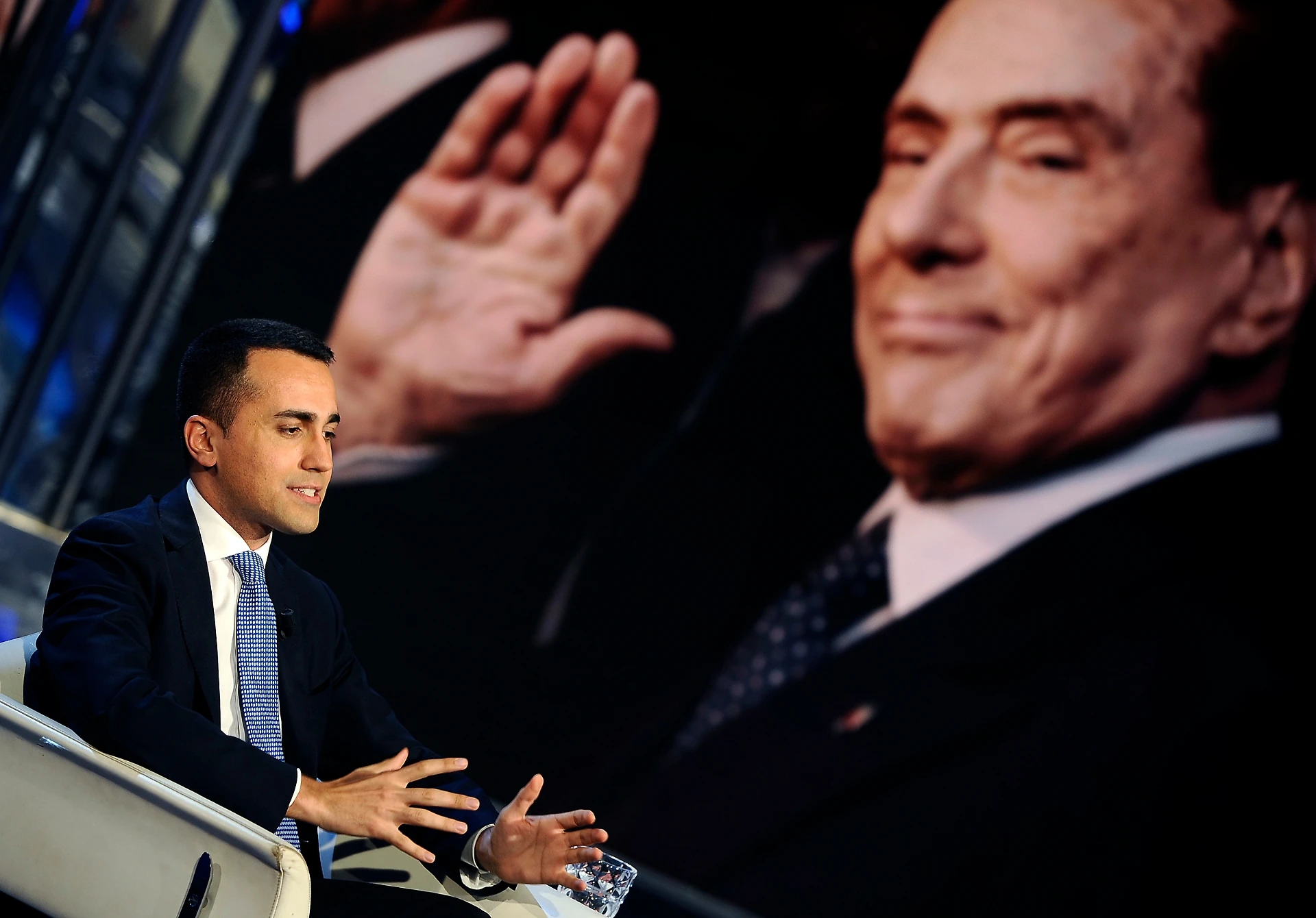 Luigi Di Maio: "Finché non mi chiede nulla per Silvio Berlusconi", avvertimento a Matteo Salvini