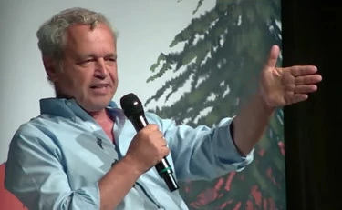 Enrico Mentana spiana Schlein: "Niente, non c'è niente"