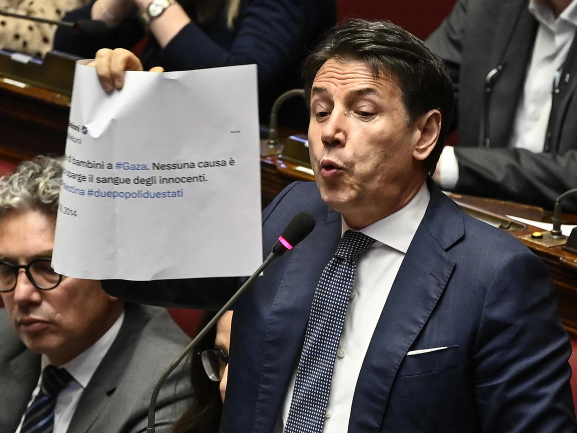 Gaza-show dell'opposizione: "Genocidio siete complici"