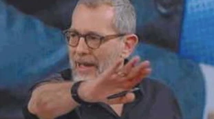 Corrado Formigli, il Var sul saluto romano: l'ultimo delirio a Piazzapulita