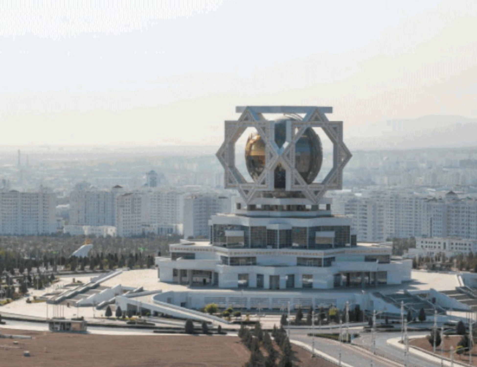 Ashgabat, la città di marmo dove sembra non viva nessuno