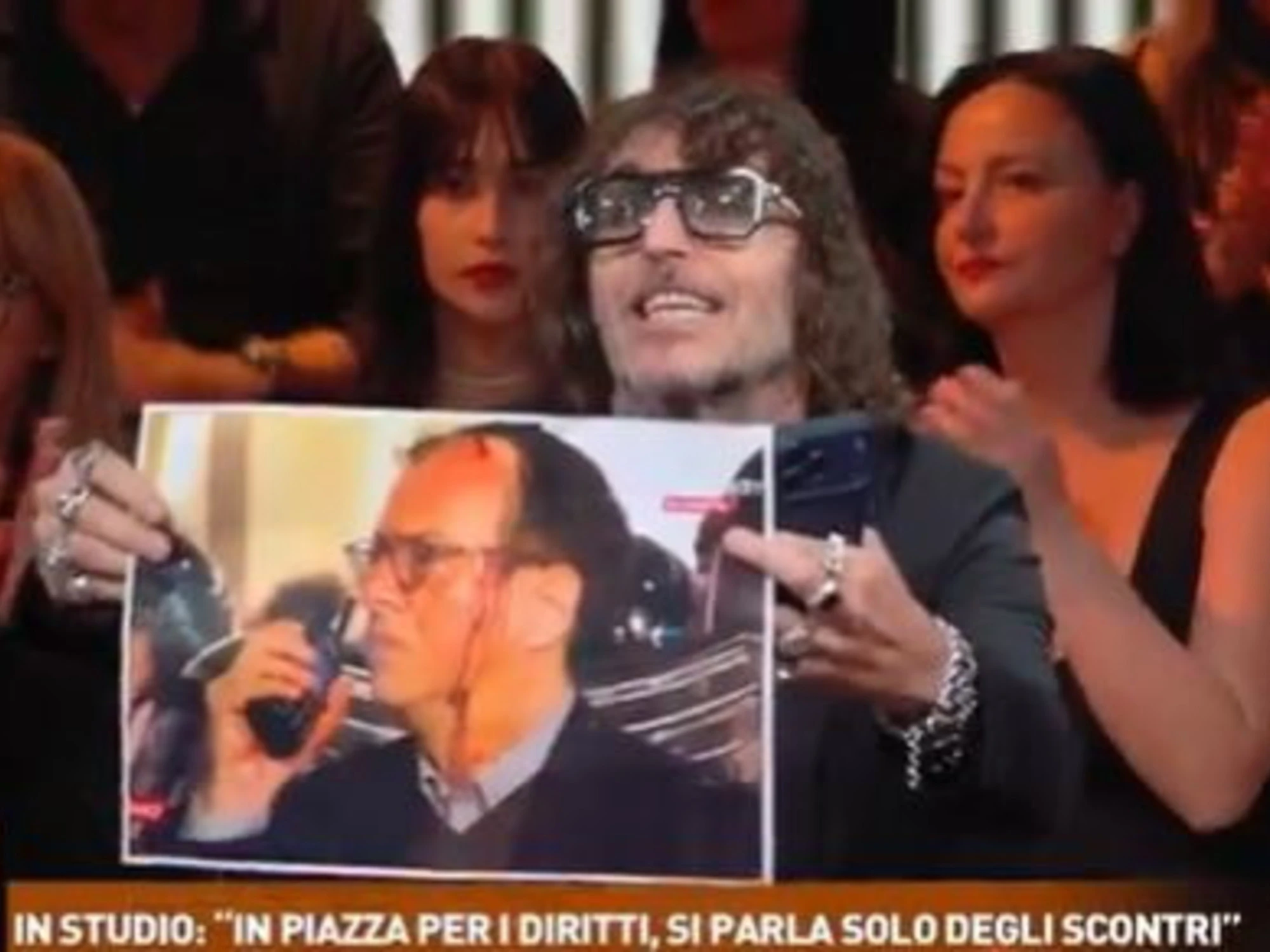 "Esprima solidarietà nei confronti di quest'uomo!": cosa mostra Cruciani