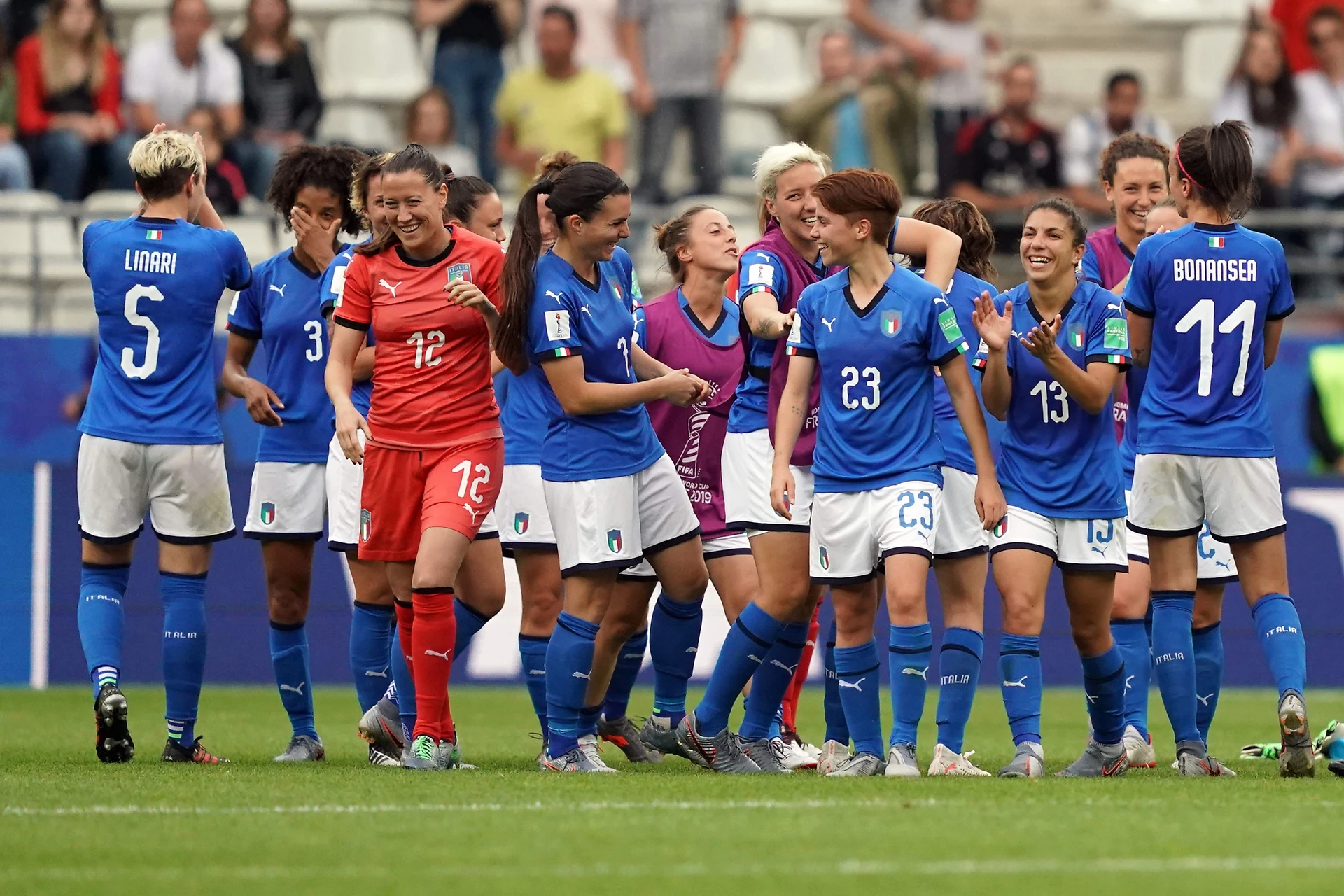 La prima diretta su Rai 1. Donne del calcio, il trionfo: col Brasile hanno già vinto