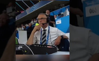 Beppe Bergomi impazzito a Napoli: "C... vuoi?", mani addosso al tifoso allo stadio