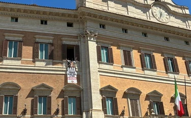 Izrael pod pritiski mednarodne skupnosti in domačih osebnosti