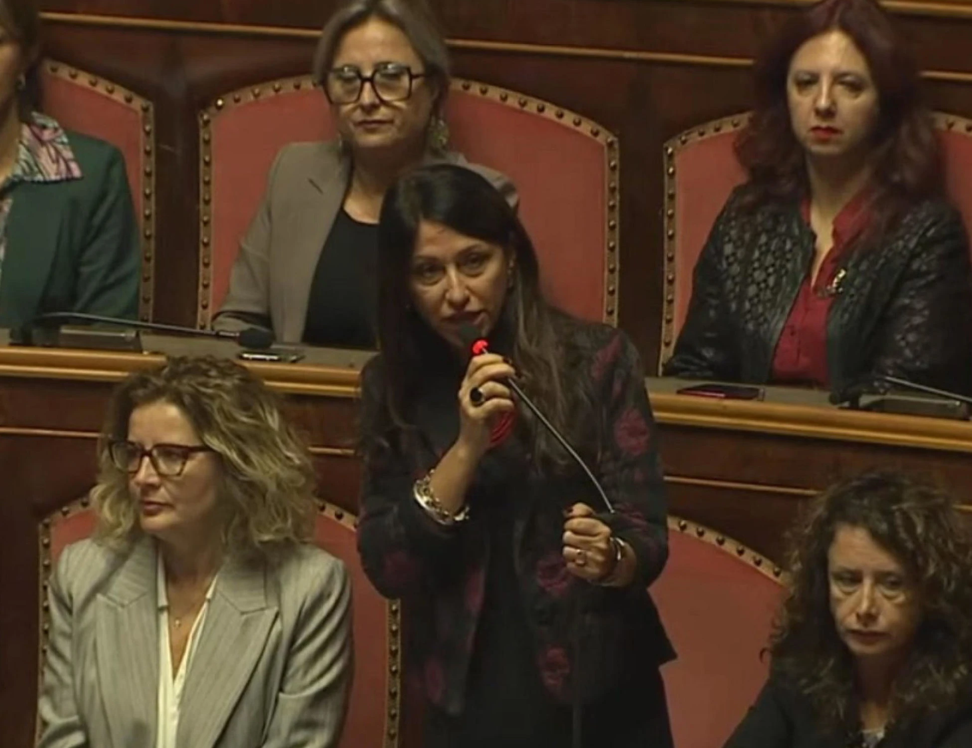 La grillina Maiorino smascherata da Meloni: "Perché siete così arrabbiati"