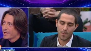 Grande Fratello Vip, "cedere carnalmente". Antonella Elia sconvolge la casa: la regia non stacca, gelo totale