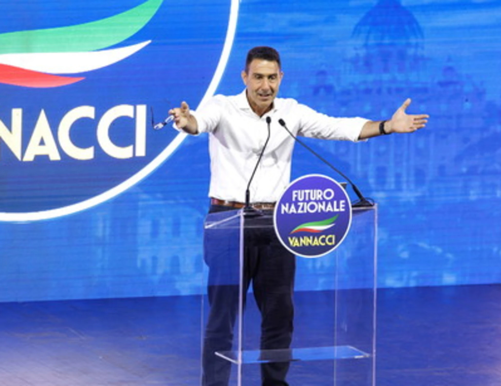 Vannacci, remigrazione a tutto spiano: "Anche salmoni e anguille"
