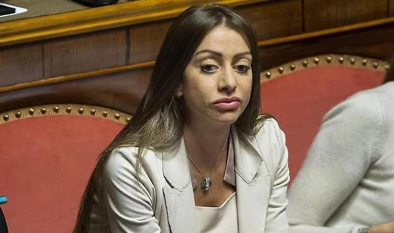 Mariarosaria Rossi pensa al futuro? Apre una pizzeria con lo spot di Antonio Razzi