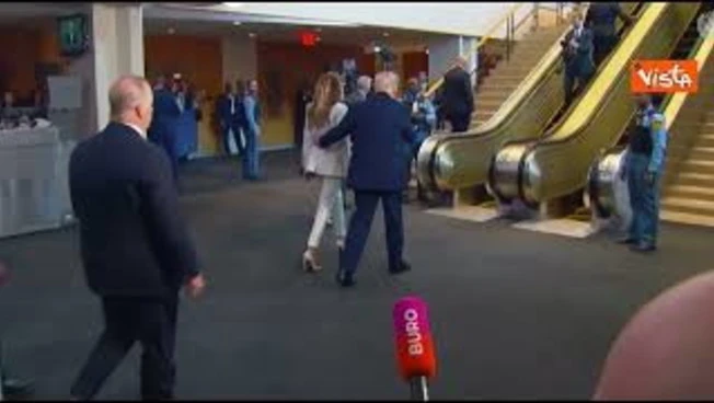 https://media.liberoquotidiano.it/yKzA-fBo5ew2lNKwuSnI_AEhp-VF9WQWAnCpb5OHevs/width:800/quality:90/aW1hZ2VzLzIwMjUvMDkvMjMvMTczMTEzMDA0LTc2NjA1NmI0LWY1MTktNDQ2OS1hOGRkLTZlNDk3ZDBiMjAwMy5qcGc.webp