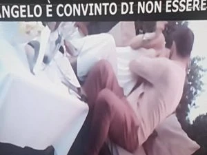 Temptation island, telecamera nascosta e corna in diretta. Arcangelo, Sonia e Nunzia, triangolo da censura