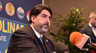 Coronavirus, Sardegna isola del contagio? Solinas: "Colpa del governo, casi di ritorno, importazione e migranti"