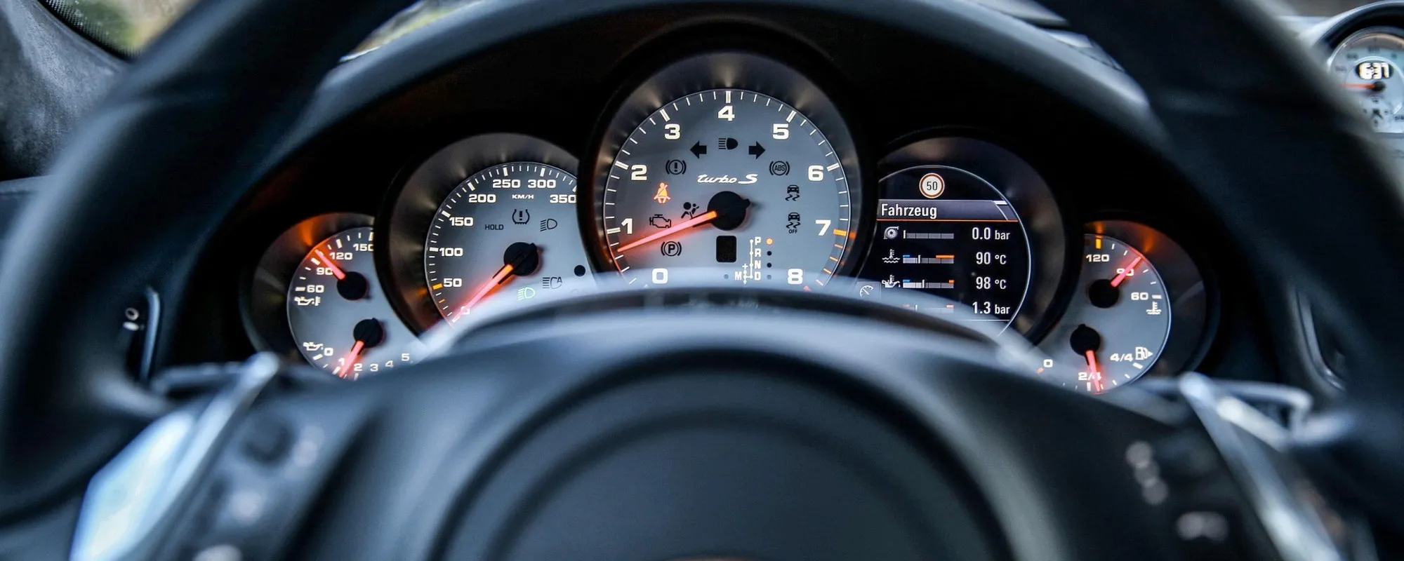 A 312 km/h davanti all'autovelox: può farla franca, ecco come