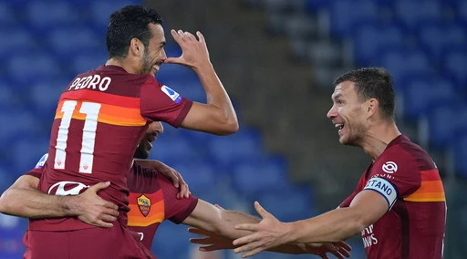Serie A, la Roma stende la Fiorentina in un 2 a 0 mentre il Sassuolo si piazza al secondo posto in classifica