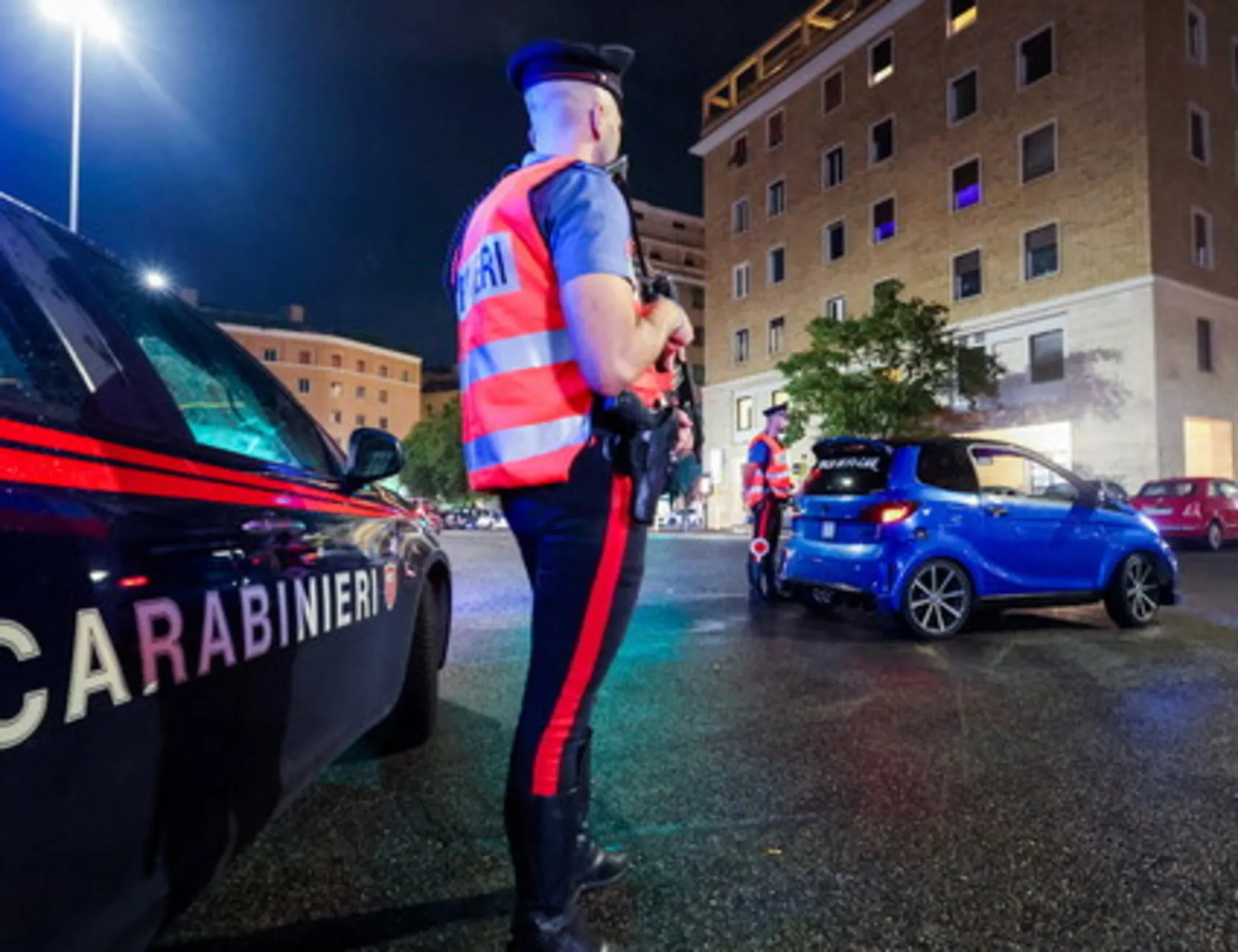 Leggi l'articolo: Marocchino rapina un turista a colpi di catena: chi interviene