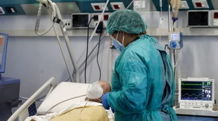 Coronavirus, bollettino 2 dicembre: 20mila contagi e meno ricoveri, ma la media dei morti è sempre altissima