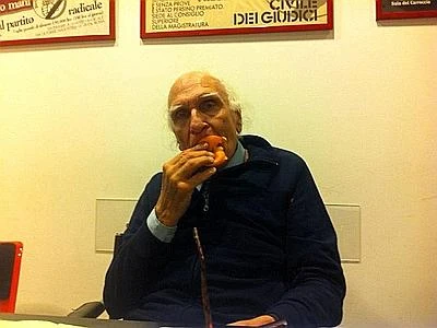 Monti va a trovare Pannella in clinica: ''Sospenda sciopero della fame e della sete''