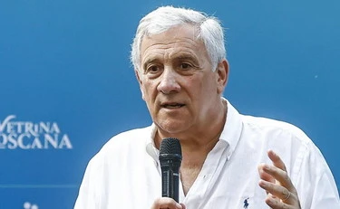 https://media.liberoquotidiano.it/yOmLadt8a3FTCpc63WHDTro-prELhpv4uYAwUSWKKHU/width:800/quality:90/aW1hZ2VzLzIwMjYvMDgvMDMvMDcwNDUxMDQ2LTBjNzI1NDkxLTc1ZTktNDljOS1iMWI3LWE1MGIyYmUxYWRlNS5qcGc.webp