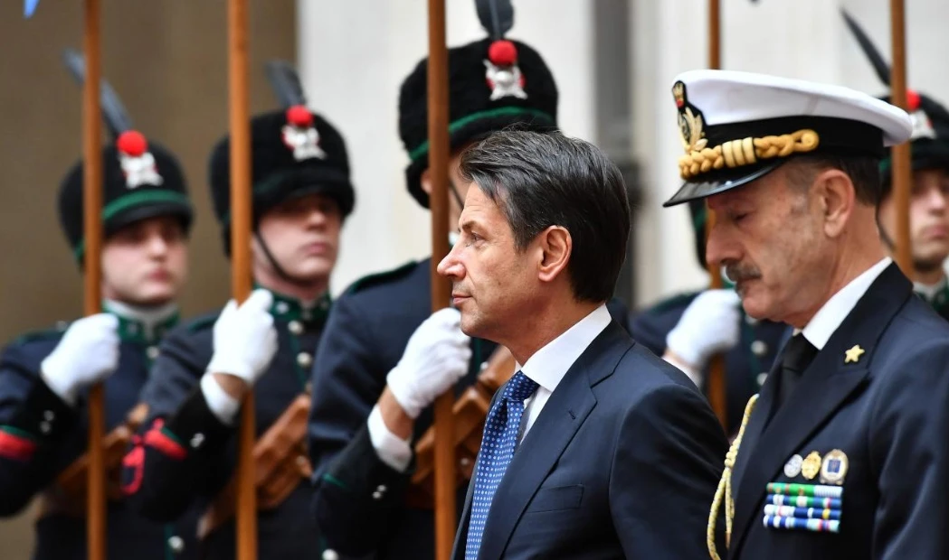 "Sergio Mattarella ha troppo potere". Conte telefona a Mattarella e si scusa per Grillo