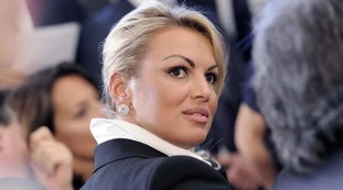 Francesca Pascale, addio alla villa di Silvio Berlusconi: dove andrà adesso e con chi