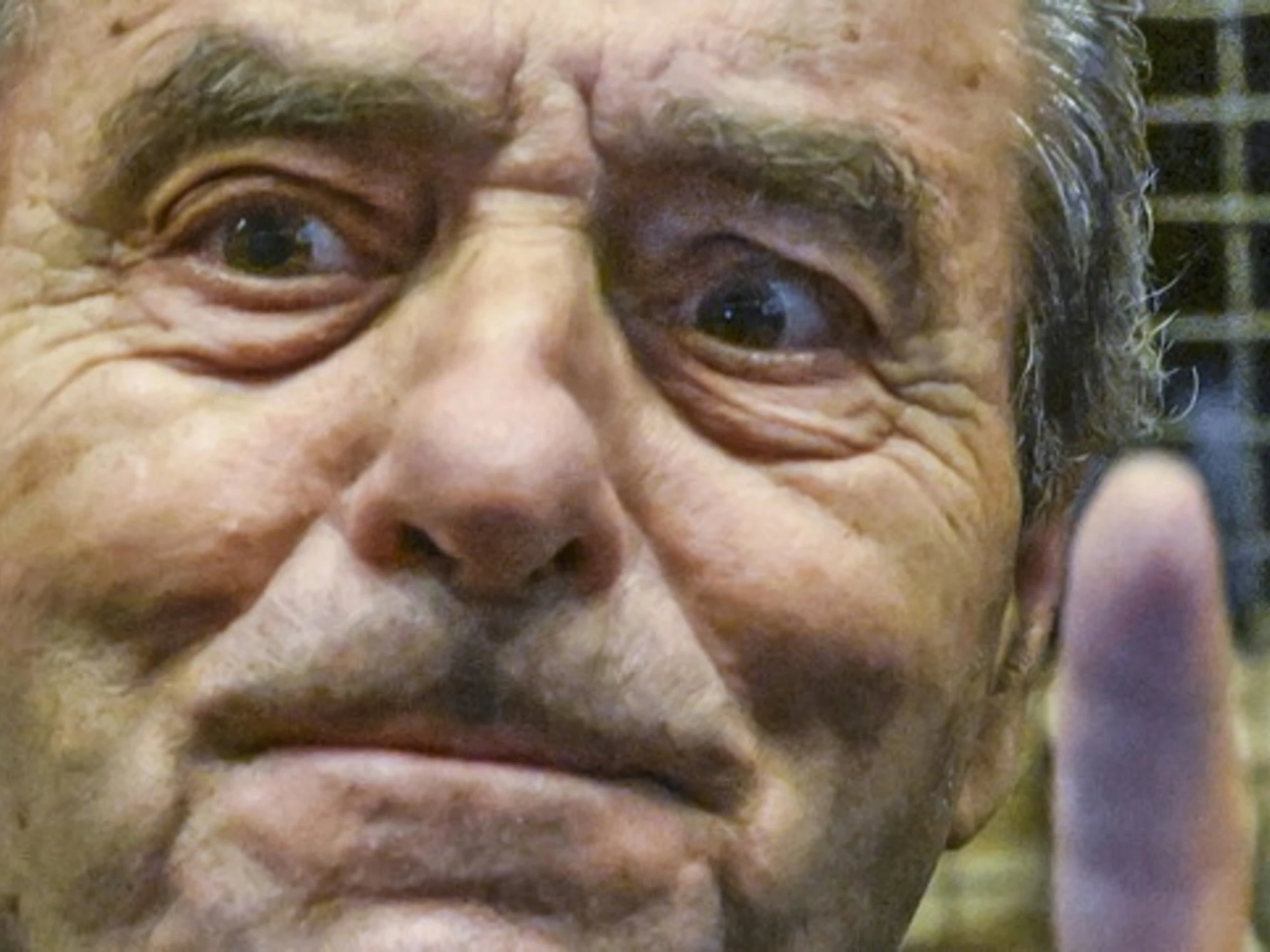 Antonio Di Pietro-choc: "Suicidio Gardini, ho spostato io la pistola"